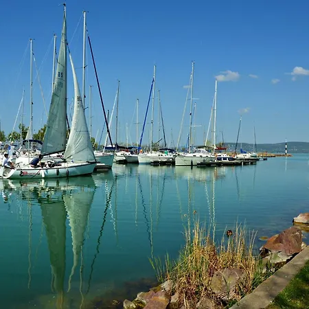 Lellei Vizparti Homokos Strandnal Apartmán