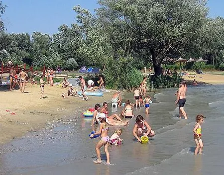 Lellei Vizparti Homokos Strandnal Apartmán