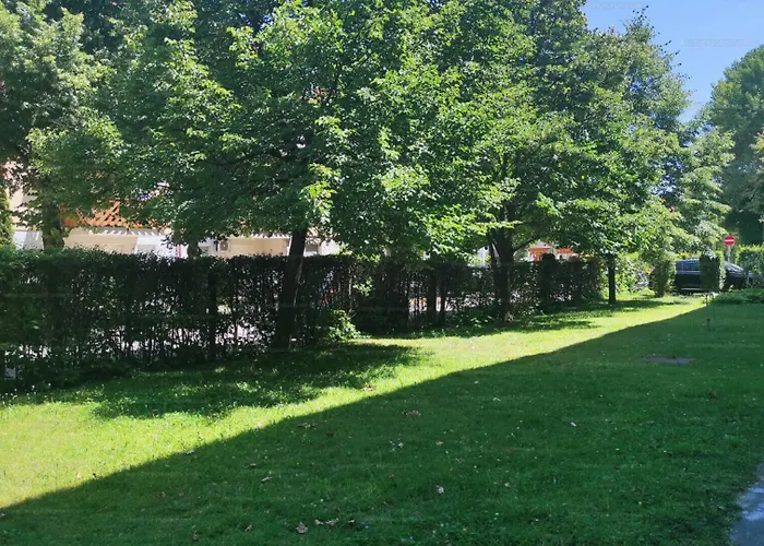 Lellei Vízparti Homokos Strandnál Balatonlelle