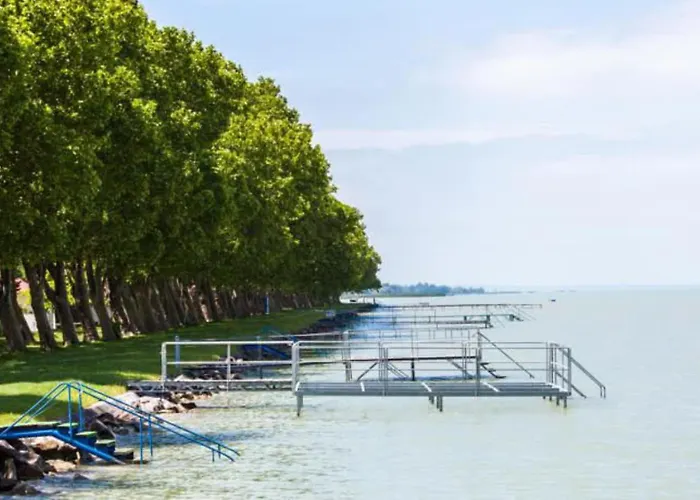 Lellei Vízparti Homokos Strandnál * Balatonlelle