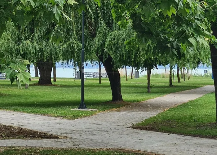 Lellei Vízparti Homokos Strandnál